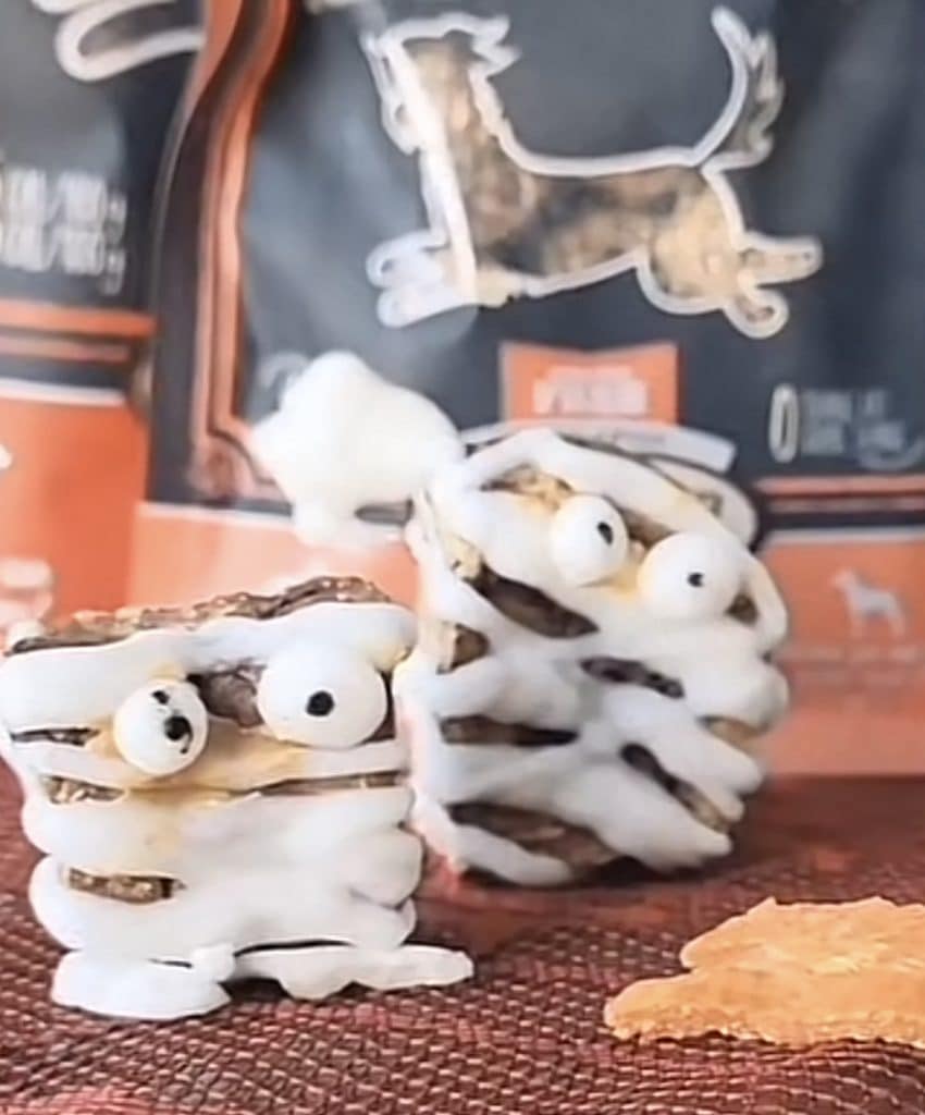 CRÉATIONS CULINAIRES D’HALLOWEEN 1 Momie Oven Baked Tradition